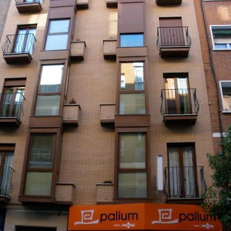 Balcon Con Luz Natural Madrid Exterior photo